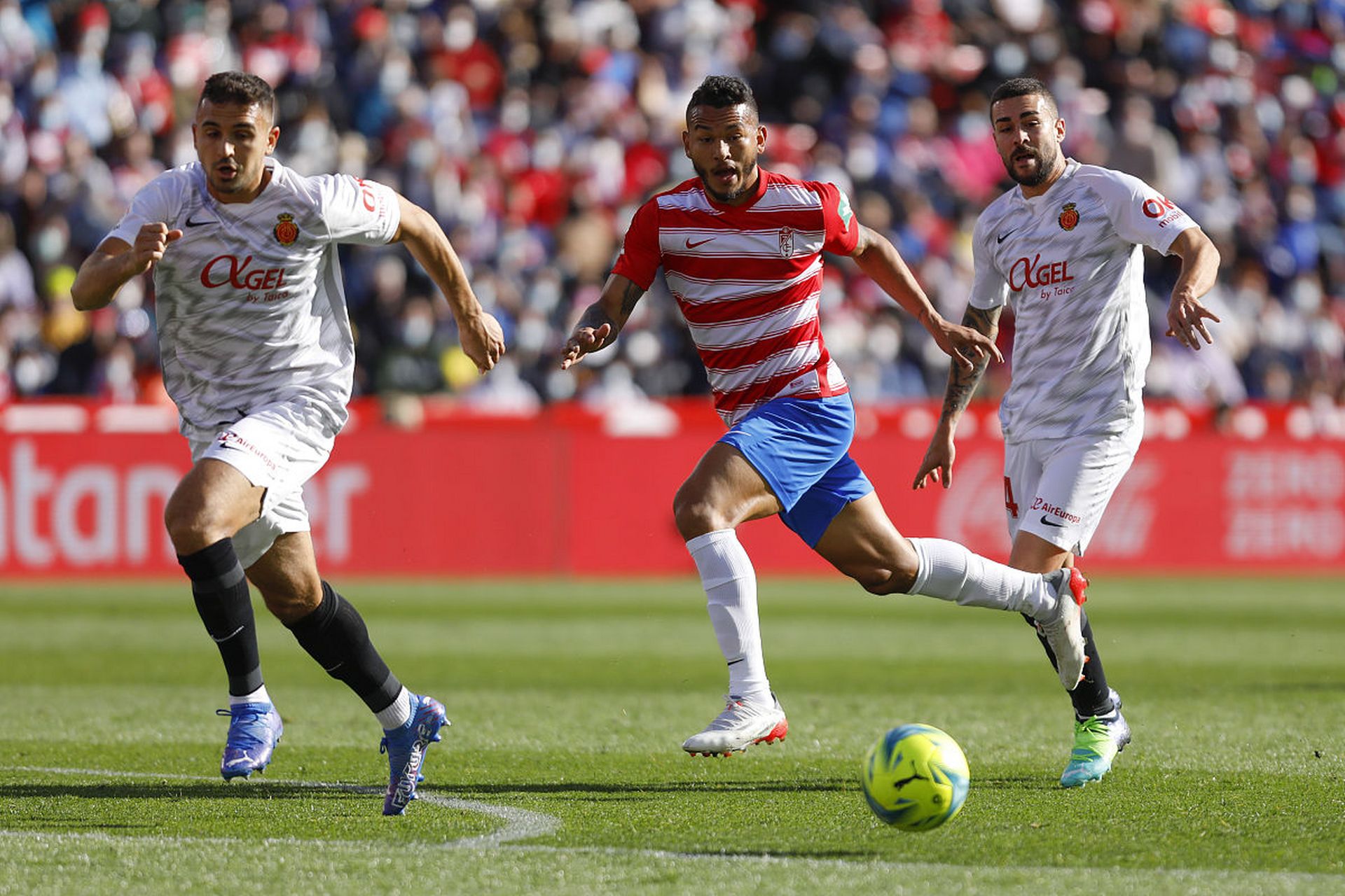 包含格拉纳达客场大胜,实现豪门绝杀的词条 包含格拉纳达客场大胜,实现豪门绝杀的词条