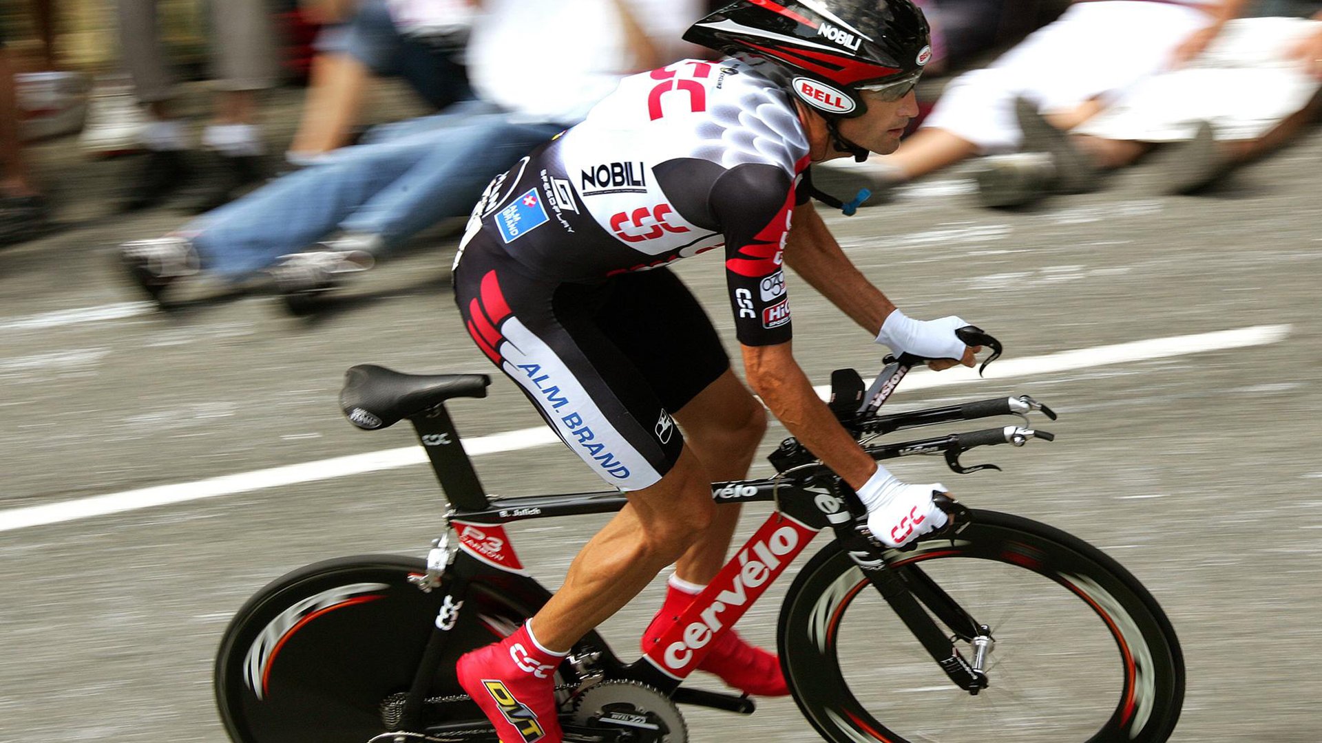 库里统治全场，尼克斯轻取掘金，当团队篮球遇上个人英雄主义