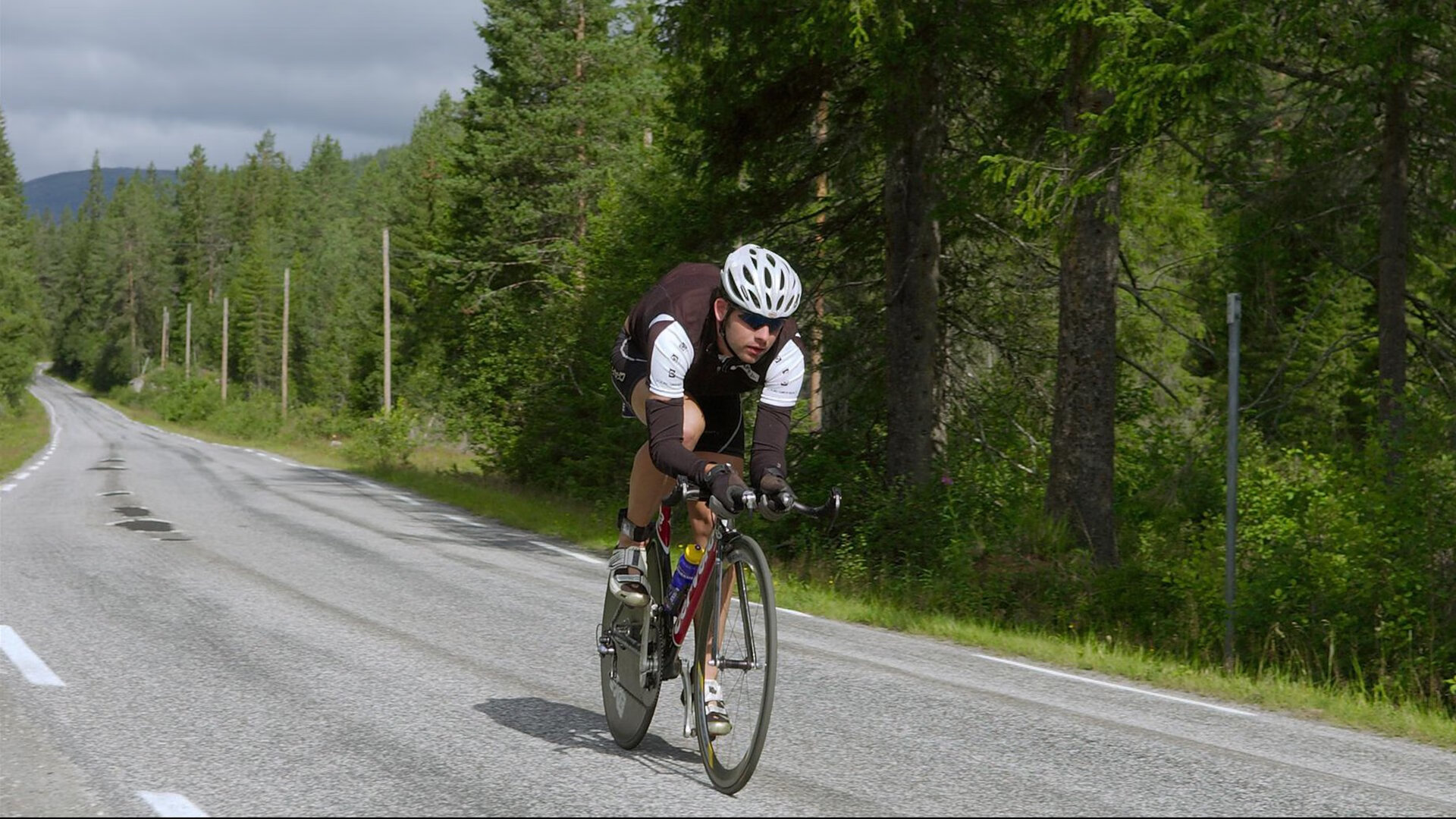 新王登基，联合杯团队荣耀如何碾压温网孤勇叙事，阿尔卡拉斯带队诠释网球未来