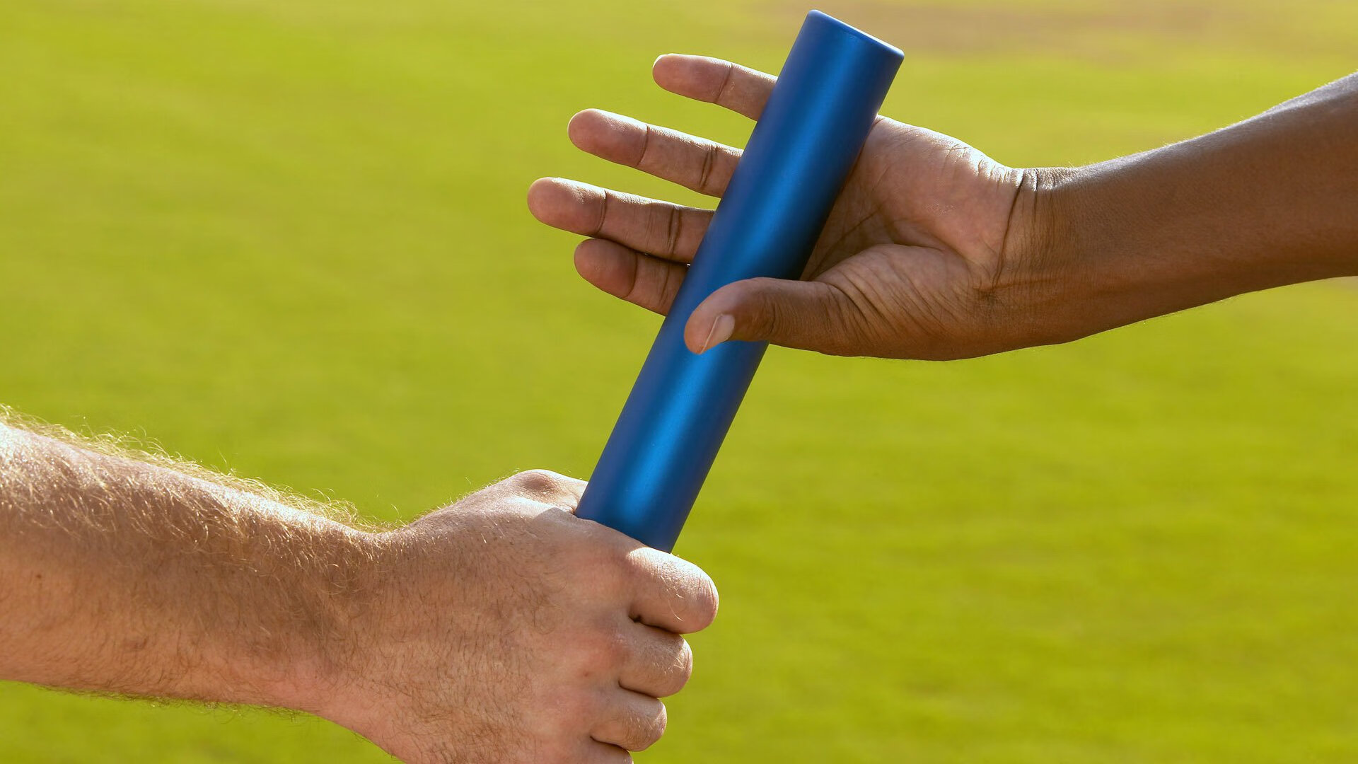 赛道上的孤勇者,佩雷兹扛起全队,梅赛德斯鏖战法拉利